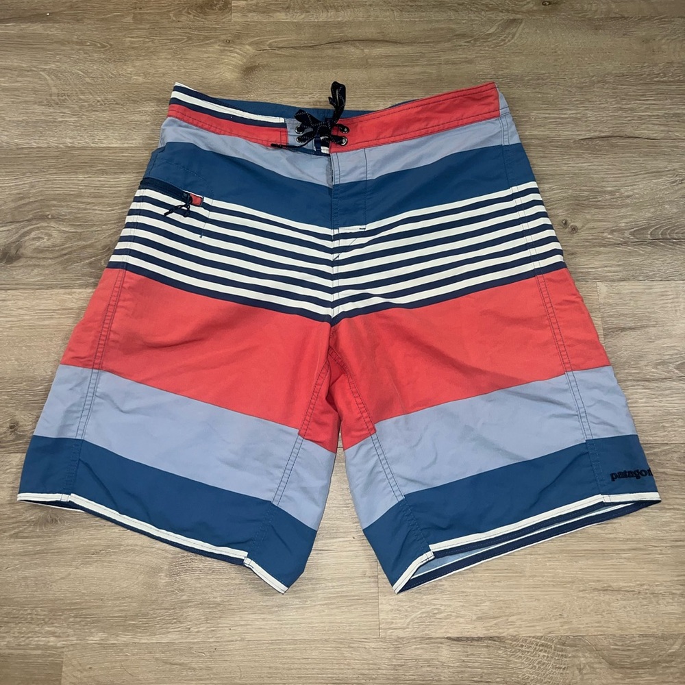 Patagonia Board Shorts Mens 32 Red White Blue Swim Striped Zip Pocket Waverfarer